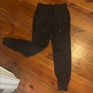 Black lulu Jogger Pants